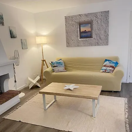 Casa Con Piscina Compartida En Addaia Hébergement de vacances Port d'Addaia