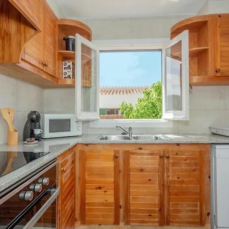 Hébergement de vacances Casa Con Piscina Compartida En Addaia Port d'Addaia