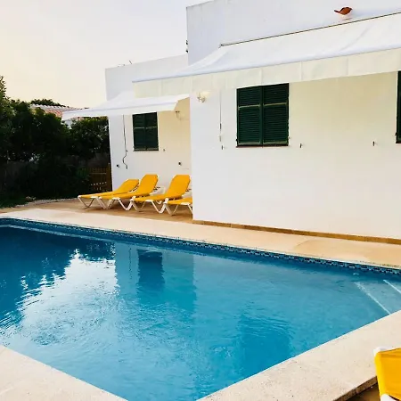 Casa Con Piscina Compartida En Addaia Holiday home