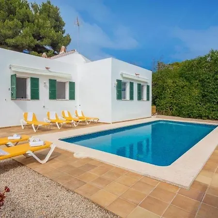 Casa Con Piscina Compartida En Addaia Holiday home