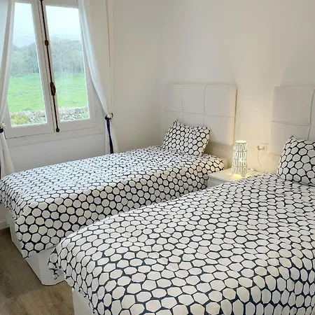 Casa Con Piscina Compartida En Addaia *